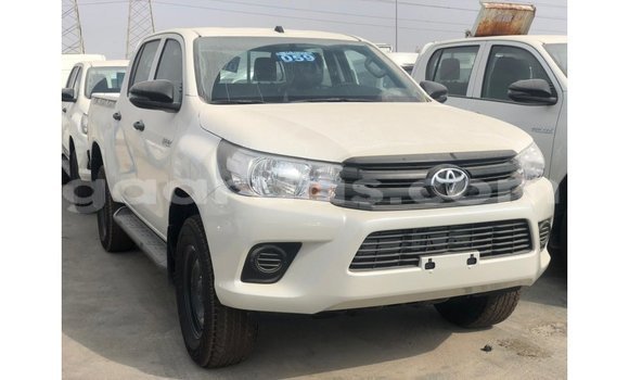 Acheter Import Voiture Toyota Hilux Blanc à Import - Dubai, Dakar Acheter Import Voiture Toyota Hilux Blanc à Import - Dubai, Dakar