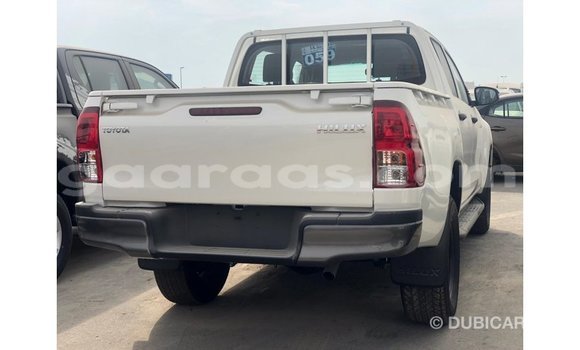 Buy Import Toyota Hilux White Car in Import - Dubai in Dakar Buy Import Toyota Hilux White Car in Import - Dubai in Dakar