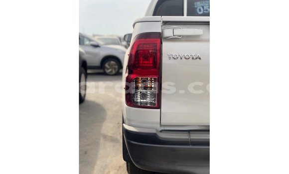 Buy Import Toyota Hilux White Car in Import - Dubai in Dakar Buy Import Toyota Hilux White Car in Import - Dubai in Dakar