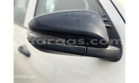 Buy Import Toyota Hilux White Car in Import - Dubai in Dakar Buy Import Toyota Hilux White Car in Import - Dubai in Dakar