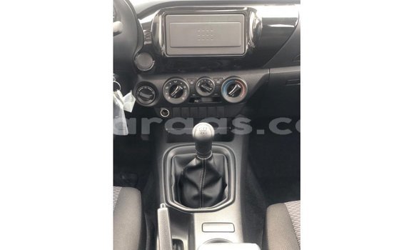 Buy Import Toyota Hilux White Car in Import - Dubai in Dakar Buy Import Toyota Hilux White Car in Import - Dubai in Dakar