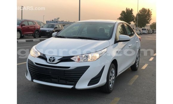 Buy Import Toyota Yaris White Car in Import - Dubai in Dakar Buy Import Toyota Yaris White Car in Import - Dubai in Dakar