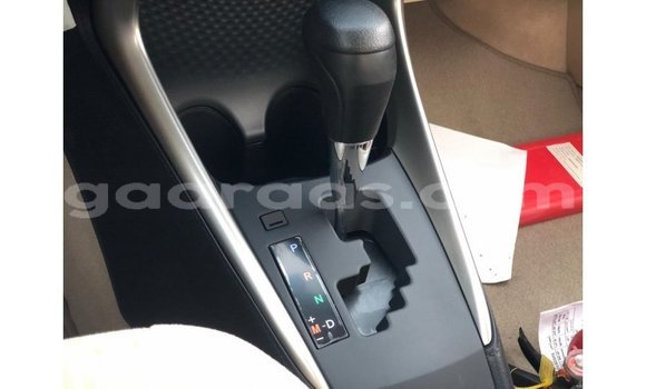 Buy Import Toyota Yaris White Car in Import - Dubai in Dakar Buy Import Toyota Yaris White Car in Import - Dubai in Dakar