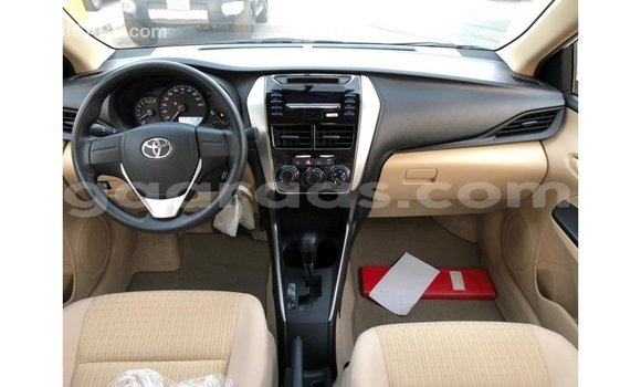 Buy Import Toyota Yaris White Car in Import - Dubai in Dakar Buy Import Toyota Yaris White Car in Import - Dubai in Dakar