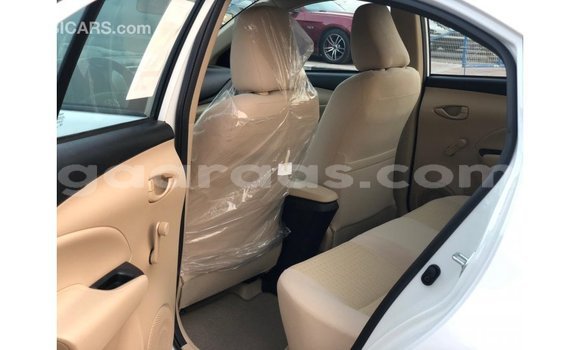 Buy Import Toyota Yaris White Car in Import - Dubai in Dakar Buy Import Toyota Yaris White Car in Import - Dubai in Dakar