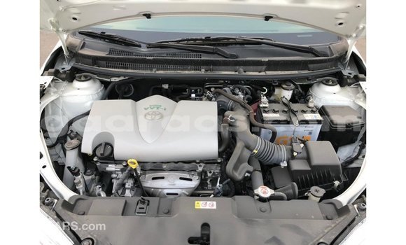 Buy Import Toyota Yaris White Car in Import - Dubai in Dakar Buy Import Toyota Yaris White Car in Import - Dubai in Dakar