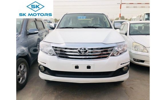 Buy Import Toyota Fortuner White Car in Import - Dubai in Dakar