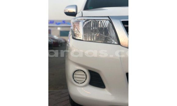 Buy Import Toyota Hilux White Car in Import - Dubai in Dakar Buy Import Toyota Hilux White Car in Import - Dubai in Dakar