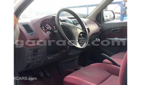 Buy Import Toyota Hilux White Car in Import - Dubai in Dakar Buy Import Toyota Hilux White Car in Import - Dubai in Dakar
