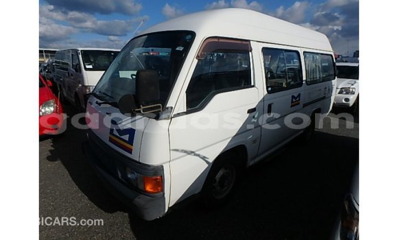 Acheter Import Voiture Nissan Caravan Blanc à Import - Dubai, Dakar Acheter Import Voiture Nissan Caravan Blanc à Import - Dubai, Dakar