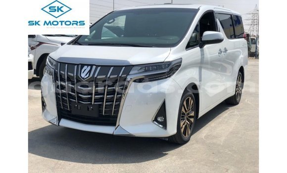 Dieundeu Imported Toyota Alphard White Auto in Import - Dubai in Dakar