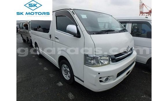 Acheter Import Voiture Toyota Regius Blanc à Import - Dubai, Dakar