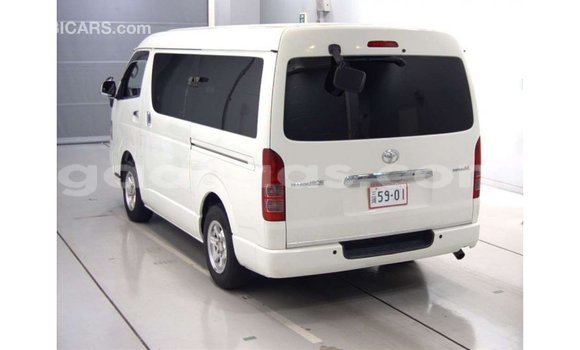 Buy Import Toyota Regius White Car in Import - Dubai in Dakar Buy Import Toyota Regius White Car in Import - Dubai in Dakar