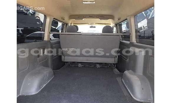 Buy Import Toyota Regius White Car in Import - Dubai in Dakar Buy Import Toyota Regius White Car in Import - Dubai in Dakar