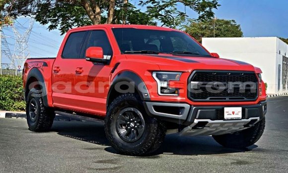 Acheter Import Voiture Ford Club Wagon Rouge à Import - Dubai, Dakar Acheter Import Voiture Ford Club Wagon Rouge à Import - Dubai, Dakar