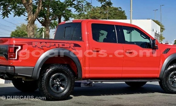 Acheter Import Voiture Ford Club Wagon Rouge à Import - Dubai, Dakar Acheter Import Voiture Ford Club Wagon Rouge à Import - Dubai, Dakar