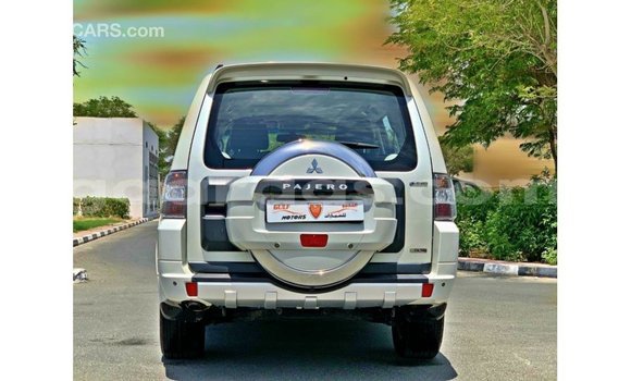 Acheter Import Voiture Mitsubishi Pajero Blanc à Import - Dubai, Dakar Acheter Import Voiture Mitsubishi Pajero Blanc à Import - Dubai, Dakar
