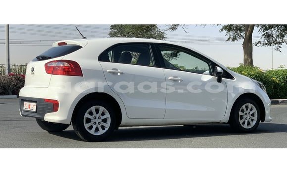Acheter Import Voiture Kia Rio Blanc à Import - Dubai, Dakar Acheter Import Voiture Kia Rio Blanc à Import - Dubai, Dakar