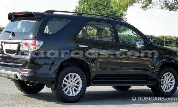 Acheter Import Voiture Toyota Fortuner Noir à Import - Dubai, Dakar Acheter Import Voiture Toyota Fortuner Noir à Import - Dubai, Dakar