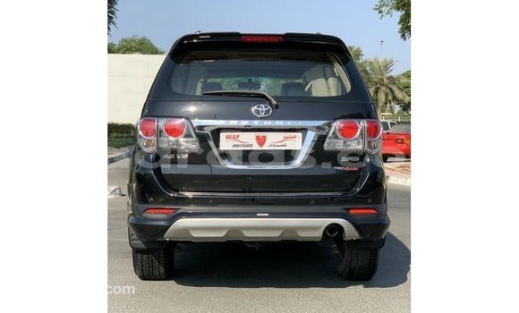 Acheter Import Voiture Toyota Fortuner Noir à Import - Dubai, Dakar Acheter Import Voiture Toyota Fortuner Noir à Import - Dubai, Dakar