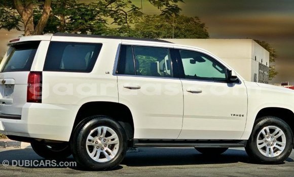Acheter Import Voiture Chevrolet Tahoe Blanc à Import - Dubai, Dakar Acheter Import Voiture Chevrolet Tahoe Blanc à Import - Dubai, Dakar