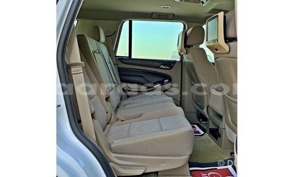 Acheter Import Voiture Chevrolet Tahoe Blanc à Import - Dubai, Dakar Acheter Import Voiture Chevrolet Tahoe Blanc à Import - Dubai, Dakar