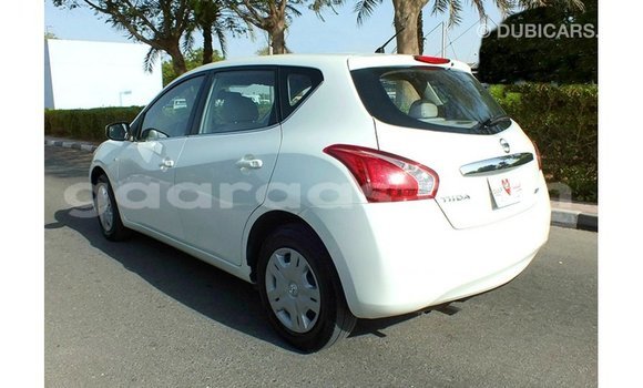 Acheter Import Voiture Nissan Tiida Blanc à Import - Dubai, Dakar Acheter Import Voiture Nissan Tiida Blanc à Import - Dubai, Dakar