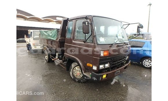 Buy Import Nissan Evalia Brown Truck in Import - Dubai in Dakar Buy Import Nissan Evalia Brown Truck in Import - Dubai in Dakar