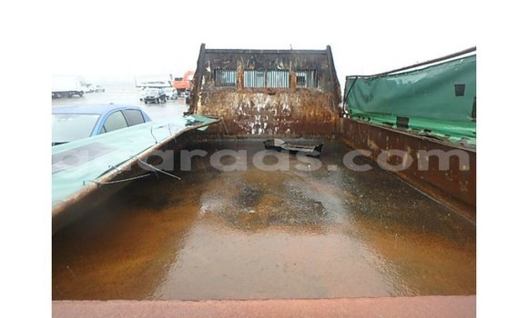 Buy Import Nissan Evalia Brown Truck in Import - Dubai in Dakar Buy Import Nissan Evalia Brown Truck in Import - Dubai in Dakar