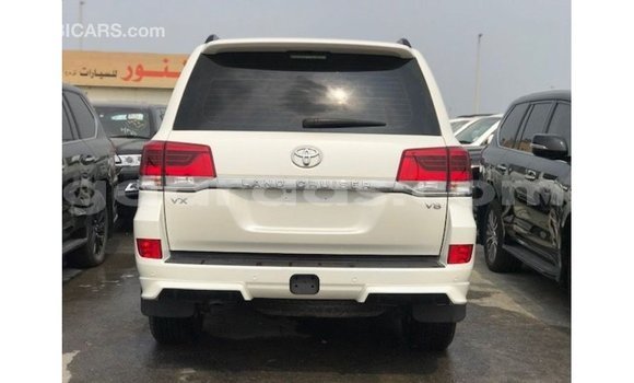 Buy Import Toyota Land Cruiser White Car in Import - Dubai in Dakar Buy Import Toyota Land Cruiser White Car in Import - Dubai in Dakar