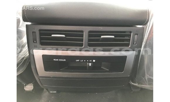Buy Import Toyota Land Cruiser White Car in Import - Dubai in Dakar Buy Import Toyota Land Cruiser White Car in Import - Dubai in Dakar