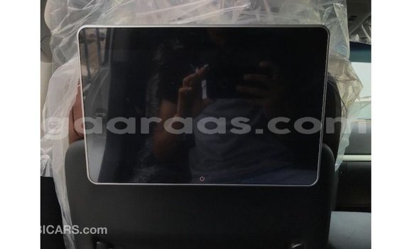 Buy Import Toyota Land Cruiser White Car in Import - Dubai in Dakar Buy Import Toyota Land Cruiser White Car in Import - Dubai in Dakar