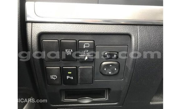 Buy Import Toyota Land Cruiser White Car in Import - Dubai in Dakar Buy Import Toyota Land Cruiser White Car in Import - Dubai in Dakar
