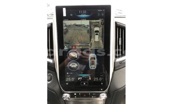 Buy Import Toyota Land Cruiser White Car in Import - Dubai in Dakar Buy Import Toyota Land Cruiser White Car in Import - Dubai in Dakar