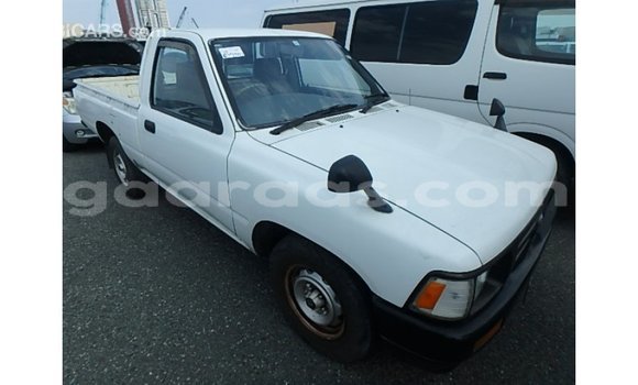 Buy Import Toyota Hilux White Car in Import - Dubai in Dakar Buy Import Toyota Hilux White Car in Import - Dubai in Dakar