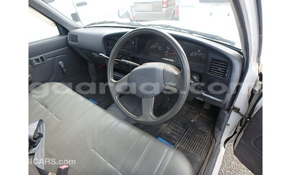 Buy Import Toyota Hilux White Car in Import - Dubai in Dakar Buy Import Toyota Hilux White Car in Import - Dubai in Dakar