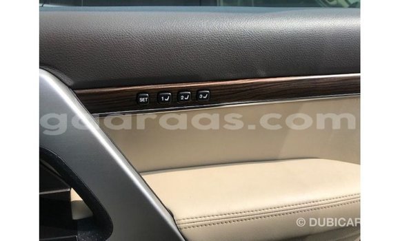 Buy Import Toyota Land Cruiser Black Car in Import - Dubai in Dakar Buy Import Toyota Land Cruiser Black Car in Import - Dubai in Dakar