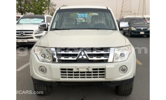 Buy Import Mitsubishi Pajero White Car in Import - Dubai in Dakar Buy Import Mitsubishi Pajero White Car in Import - Dubai in Dakar