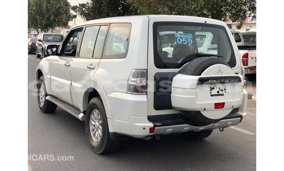 Buy Import Mitsubishi Pajero White Car in Import - Dubai in Dakar Buy Import Mitsubishi Pajero White Car in Import - Dubai in Dakar