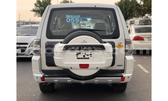 Buy Import Mitsubishi Pajero White Car in Import - Dubai in Dakar Buy Import Mitsubishi Pajero White Car in Import - Dubai in Dakar