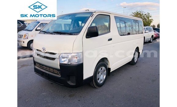 Acheter Import Voiture Toyota Hiace Blanc à Import - Dubai, Dakar