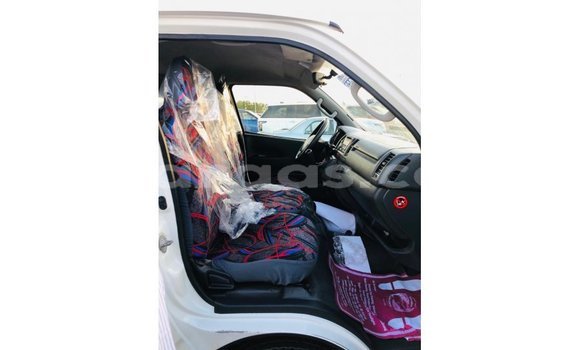 Dieundeu Imported Toyota Hiace White Auto in Import - Dubai in Dakar Dieundeu Imported Toyota Hiace White Auto in Import - Dubai in Dakar