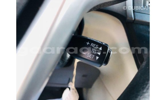 Acheter Import Voiture Toyota Sienna Blanc à Import - Dubai, Dakar Acheter Import Voiture Toyota Sienna Blanc à Import - Dubai, Dakar