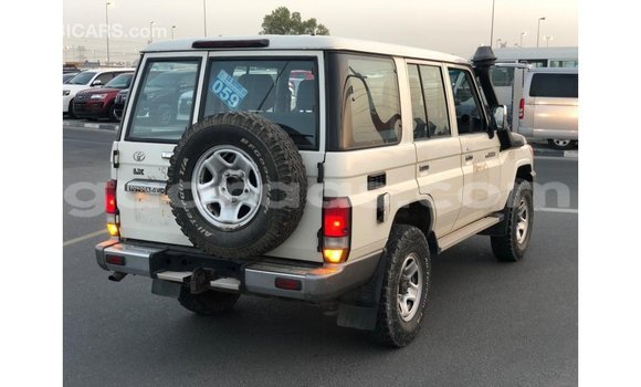 Dieundeu Imported Toyota Land Cruiser White Auto in Import - Dubai in Dakar Dieundeu Imported Toyota Land Cruiser White Auto in Import - Dubai in Dakar