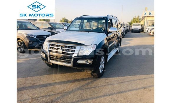 Acheter Import Voiture Mitsubishi Pajero Noir à Import - Dubai, Dakar
