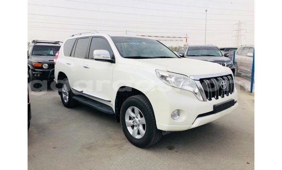 Dieundeu Imported Toyota Prado White Auto in Import - Dubai in Dakar