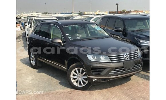 Dieundeu Imported Volkswagen Touareg Brown Auto in Import - Dubai in Dakar Dieundeu Imported Volkswagen Touareg Brown Auto in Import - Dubai in Dakar