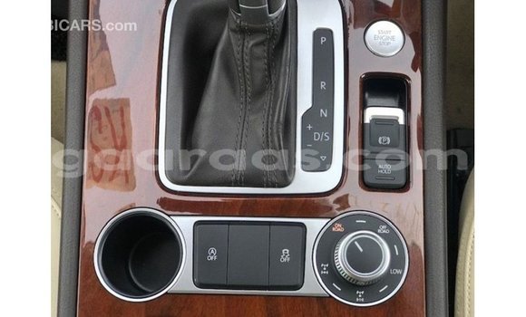 Dieundeu Imported Volkswagen Touareg Brown Auto in Import - Dubai in Dakar Dieundeu Imported Volkswagen Touareg Brown Auto in Import - Dubai in Dakar