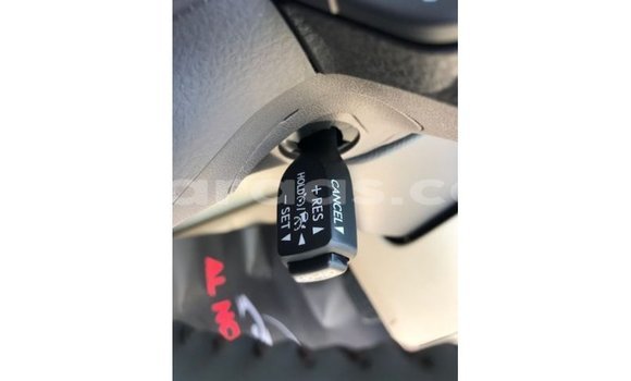 Acheter Import Voiture Toyota Land Cruiser Blanc à Import - Dubai, Dakar Acheter Import Voiture Toyota Land Cruiser Blanc à Import - Dubai, Dakar