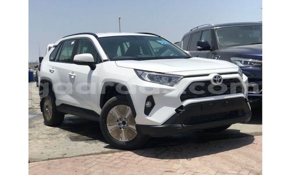 Buy Import Toyota 4Runner White Car in Import - Dubai in Dakar